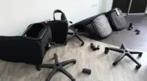 تصليح كراسي مكتب في الشروق مع تغيير فردة كرسي المكتب والعجل وإصلاح القاعدة بالكامل